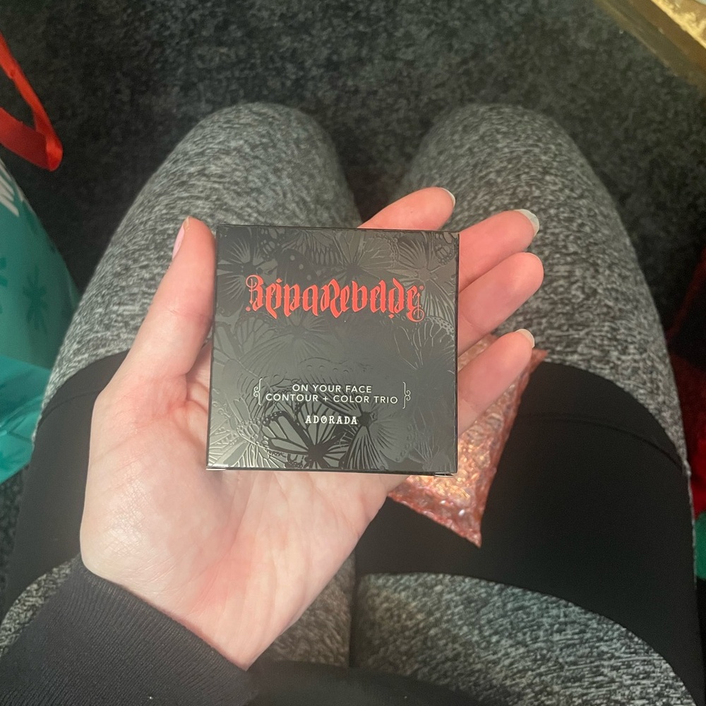 Reina Rebelde Contour + Color Trio Palette
